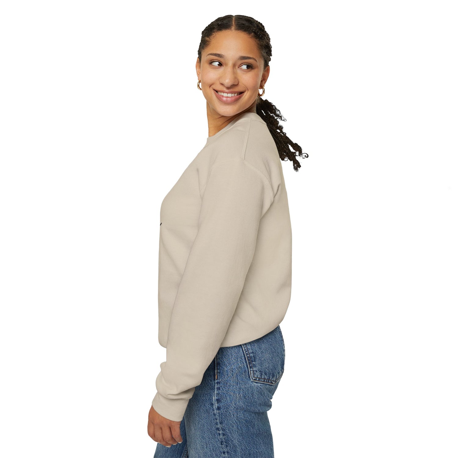 Personalized Gigi Sweatshirt, Cozy Crewneck for Grandmas, Stylish Gift for Her, Family Gatherings, Spring and Fall Fashion
