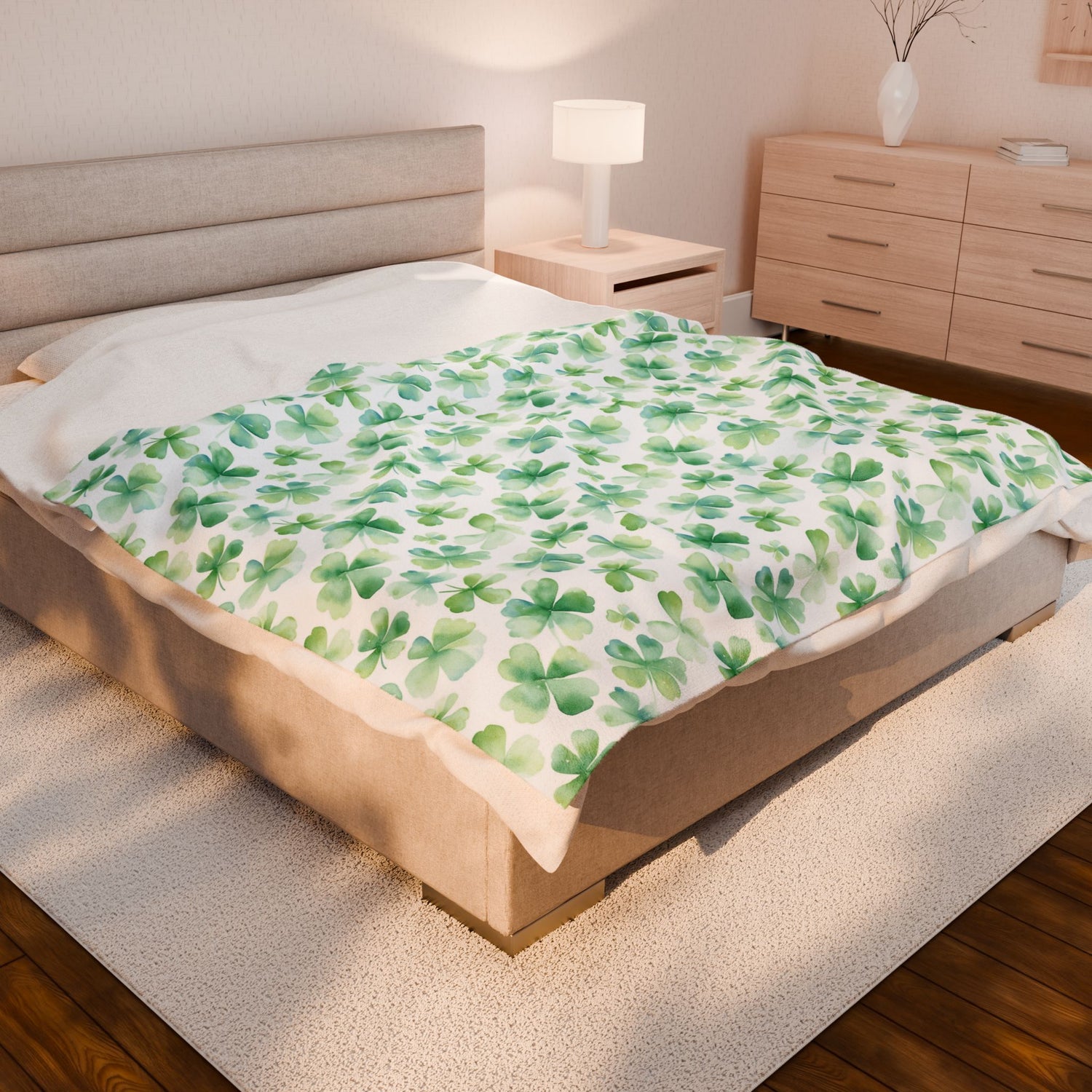 St. Patrick's Day Velveteen Plush Blanket, Cozy Throw for Home Decor, Shamrock-Patterned Soft Blanket for Kids and Adults