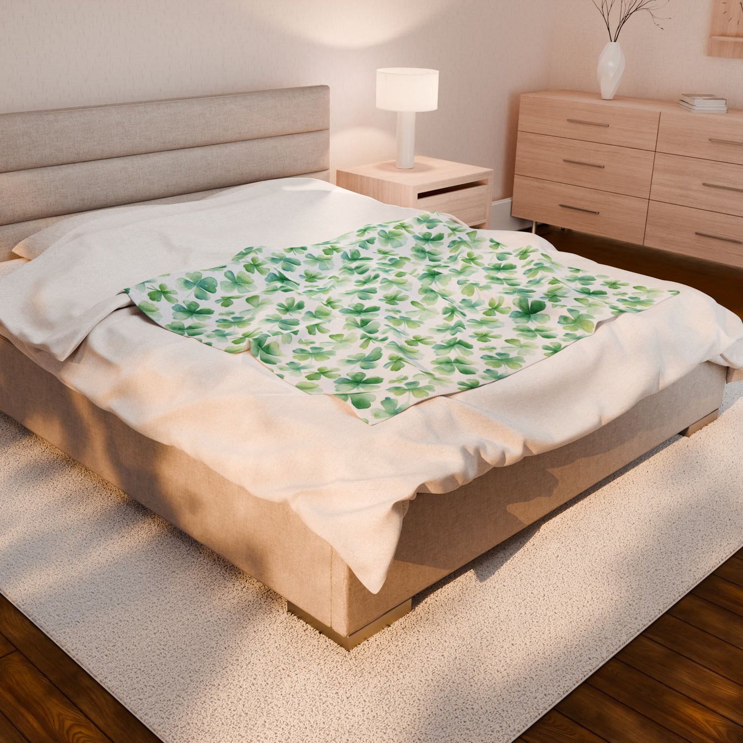 St. Patrick's Day Velveteen Plush Blanket, Cozy Throw for Home Decor, Shamrock-Patterned Soft Blanket for Kids and Adults