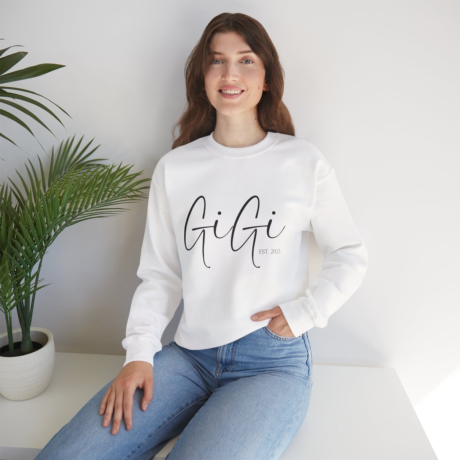 Personalized Gigi Sweatshirt, Cozy Crewneck for Grandmas, Stylish Gift for Her, Family Gatherings, Spring and Fall Fashion