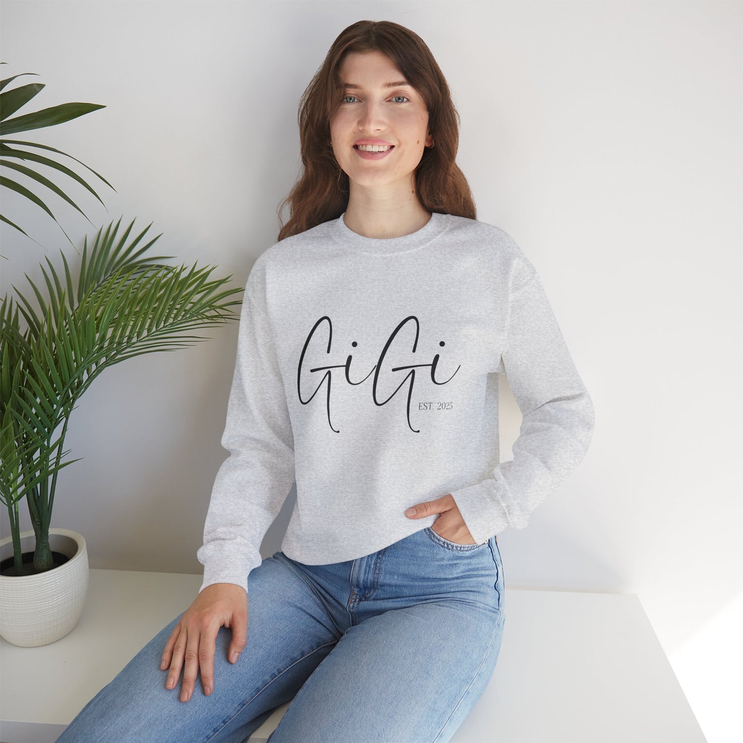 Personalized Gigi Sweatshirt, Cozy Crewneck for Grandmas, Stylish Gift for Her, Family Gatherings, Spring and Fall Fashion