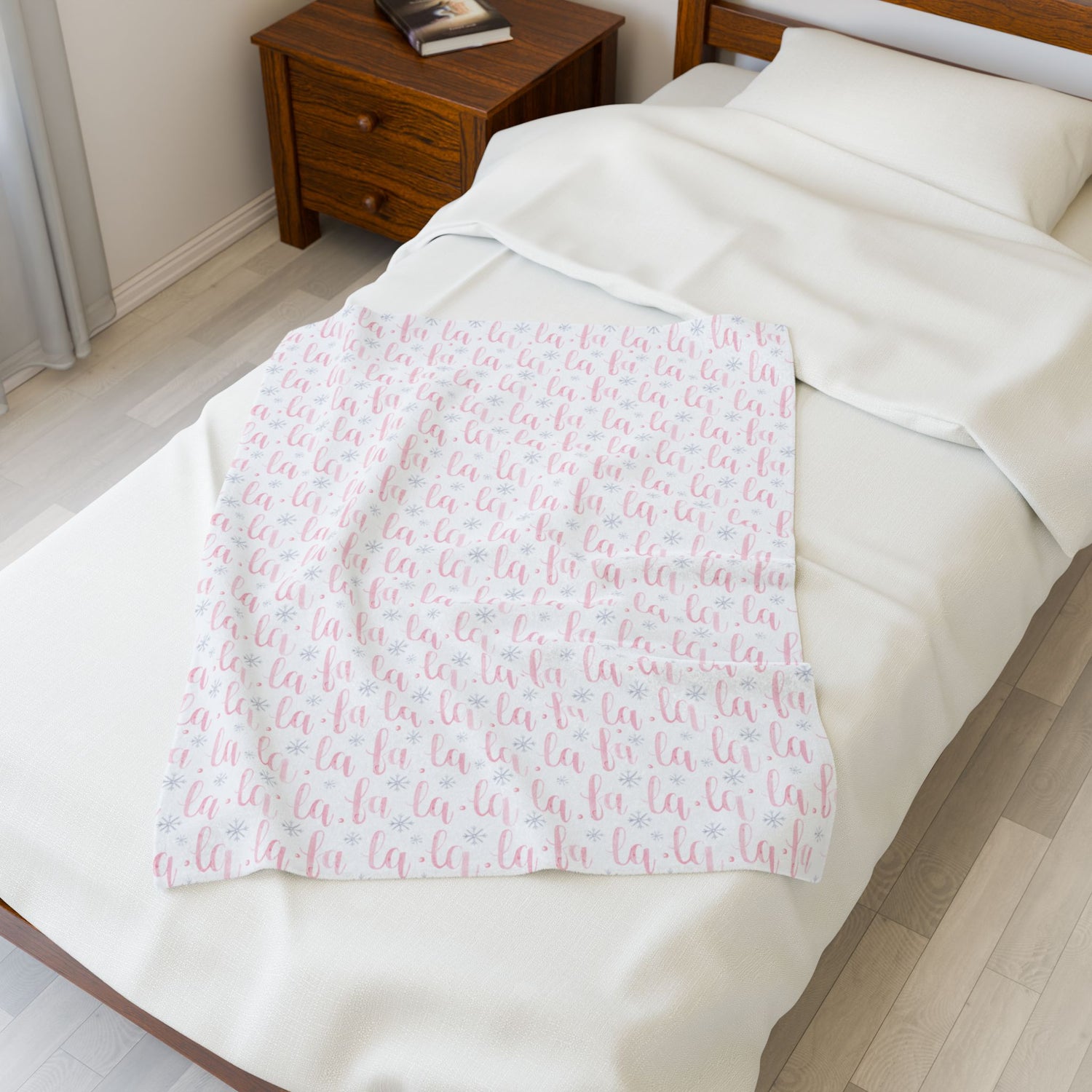 Cozy Velveteen Plush Blanket, Soft Throw, Warm Decor, Perfect for Home, Baby Showers, Gift for New Moms, Snuggly and Stylish